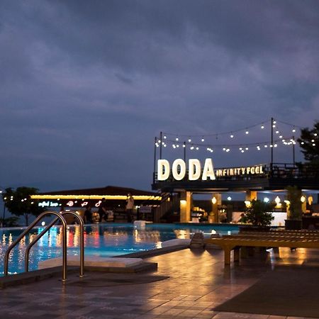 Bukit Indah Doda Hotel & Resorts Palu Exterior foto