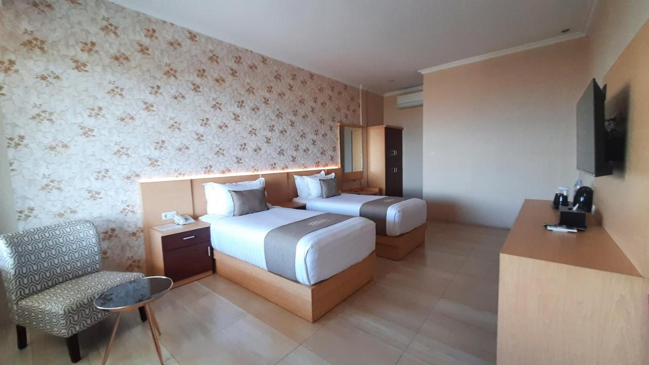 Bukit Indah Doda Hotel & Resorts Palu Quarto foto