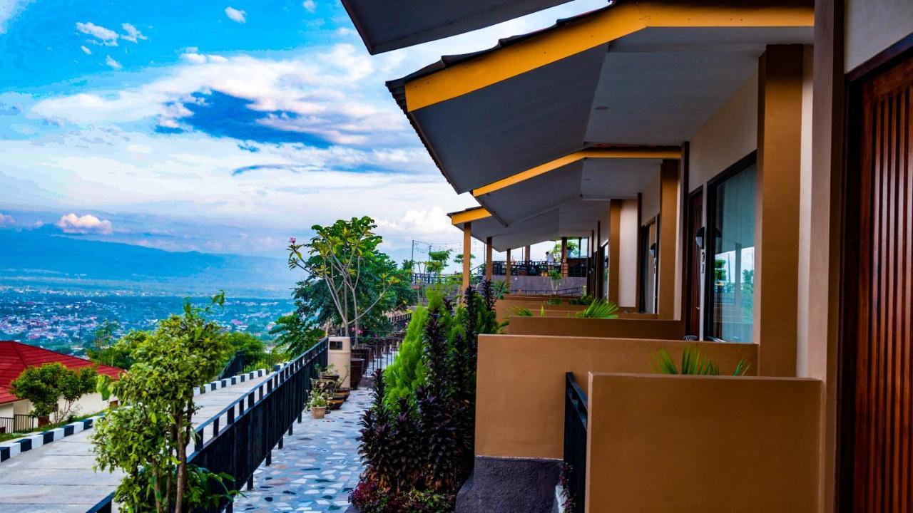 Bukit Indah Doda Hotel & Resorts Palu Exterior foto