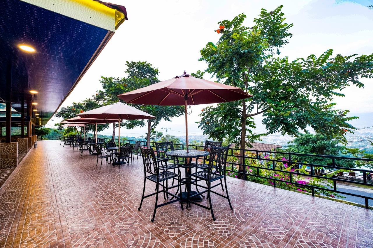 Bukit Indah Doda Hotel & Resorts Palu Exterior foto