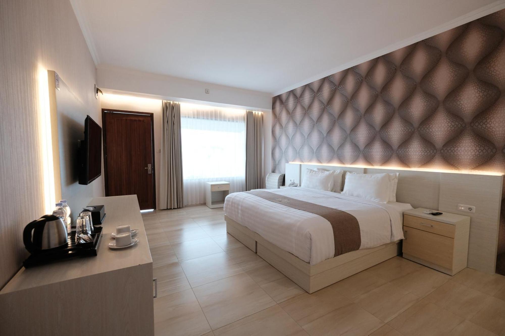 Bukit Indah Doda Hotel & Resorts Palu Quarto foto