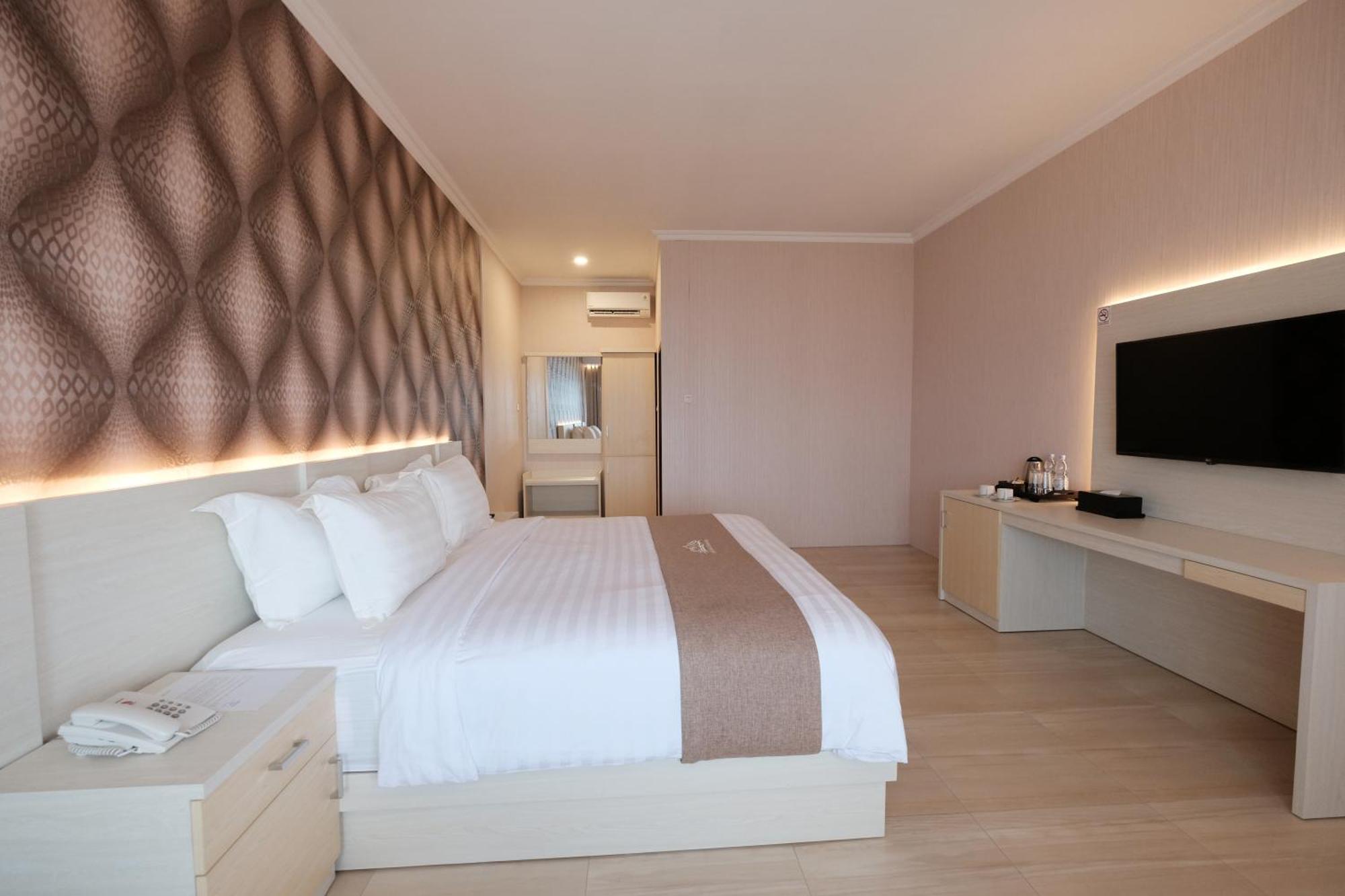 Bukit Indah Doda Hotel & Resorts Palu Quarto foto