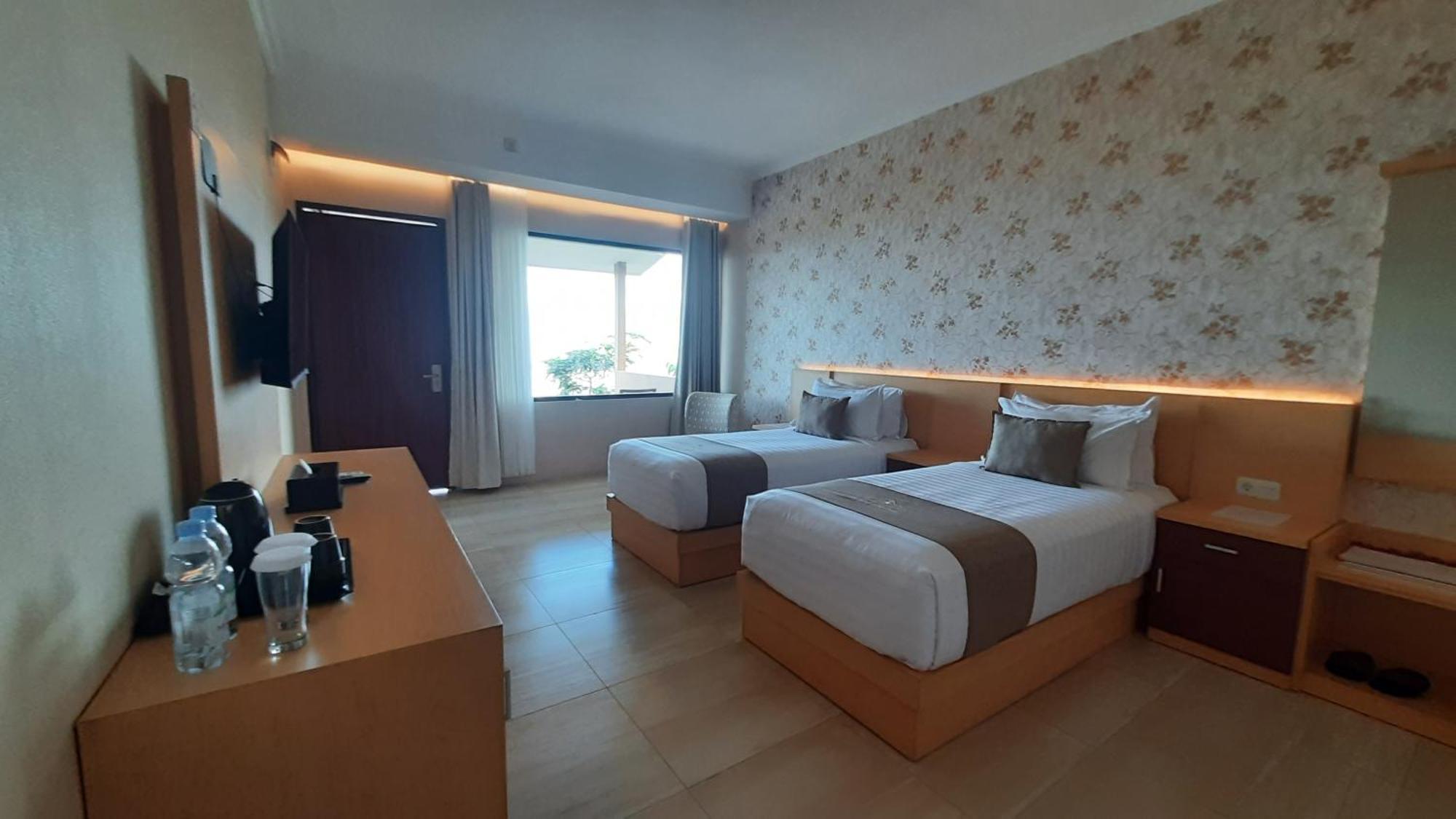 Bukit Indah Doda Hotel & Resorts Palu Quarto foto