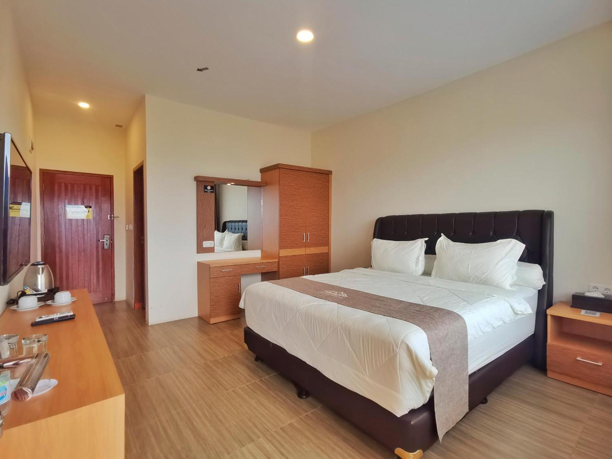 Bukit Indah Doda Hotel & Resorts Palu Exterior foto